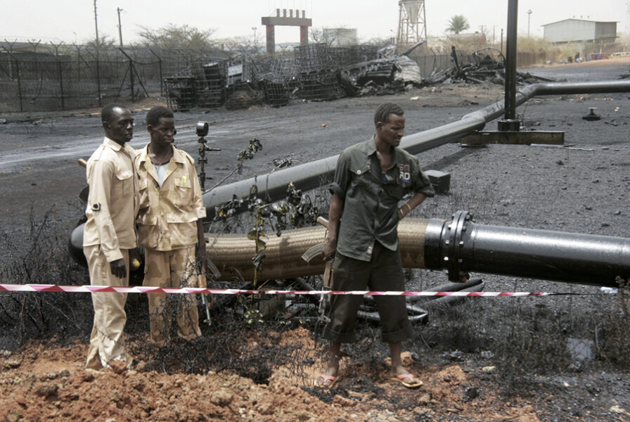 Utbrända oljefält i Sudan, 2012.