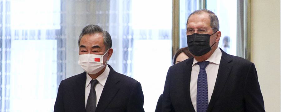 Wang Yi och Sergej Lavrov under ett möte i Tadzjikistan 2021.