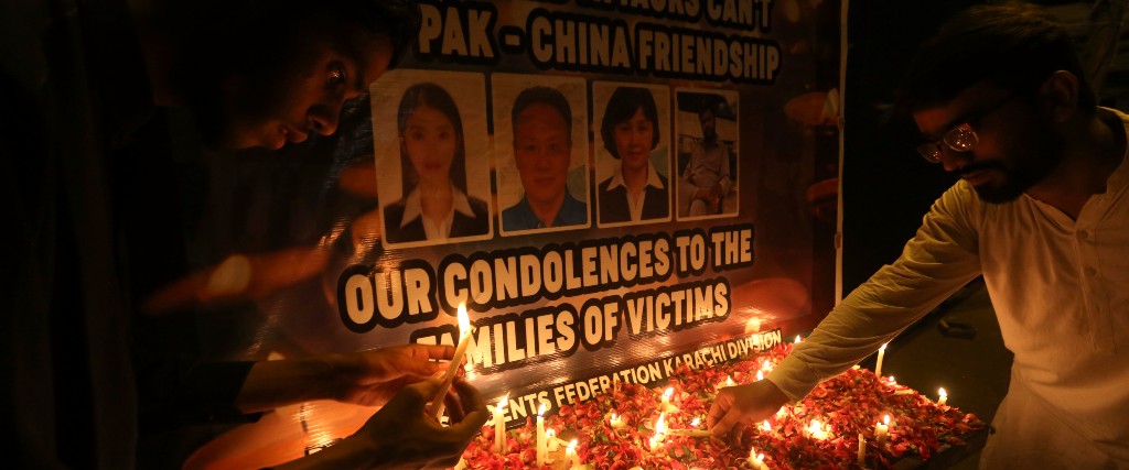 Fyra personer, inklusive tre kinesiska medborgare, dödades i en självmordsattack i Karachi i Pakistan i tisdags i förra veckan.