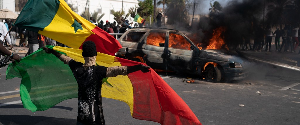 Demonstrationer i Senegals huvudstad Dakar i april i fjol efter att oppositionsledaren Ousmane Sonko gripits.