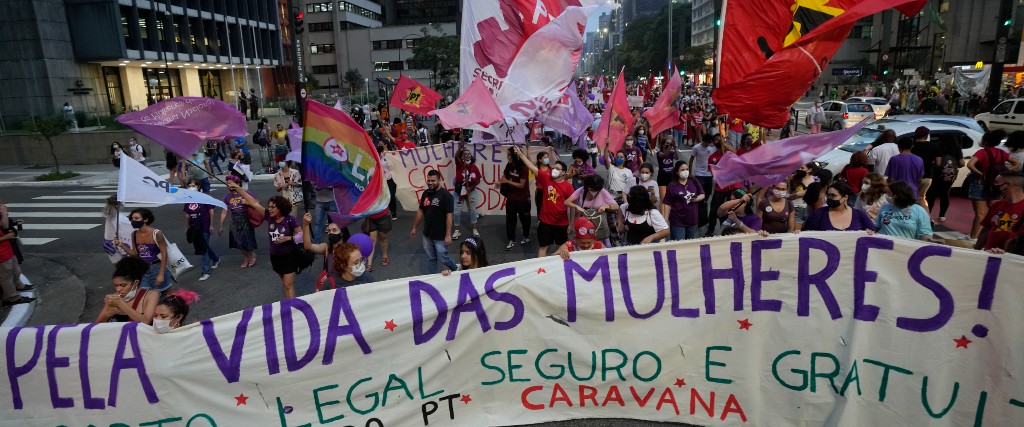 Kvinnor i São Paulo demonstrerade tidigare i år mot president Jair Bolsonaro och för aborträttigheter.