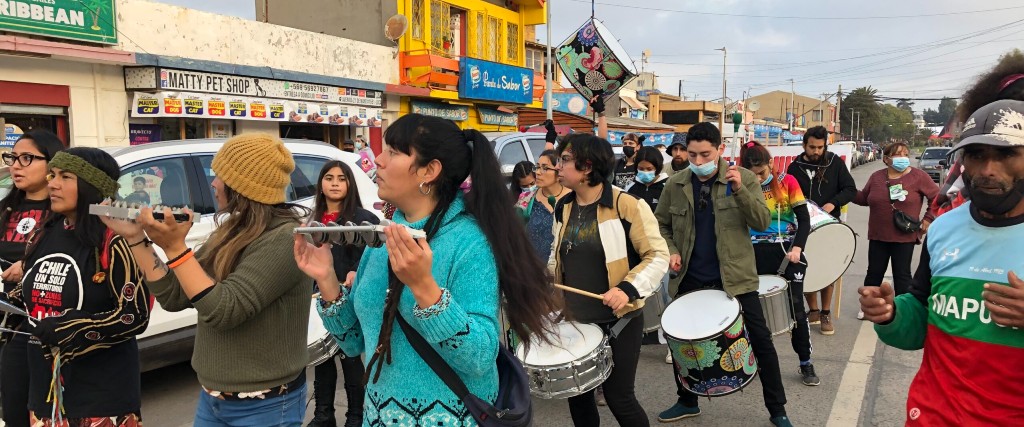 Boende i de närliggande städerna Quintero och Puchuncaví gick ut på gatorna och firade efter att beskedet om att smältverket ska läggas ner hade kommit.
