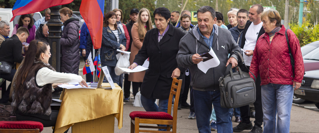 Folkomröstning i Luhansk, östra Ukraina, den 24 september 2022.
