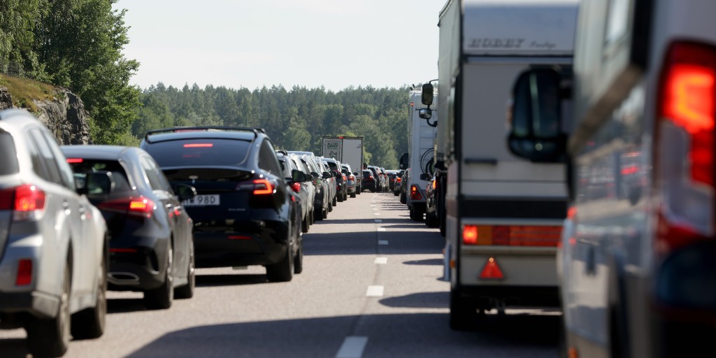 Utsläppen av växthusgaser måste minska från vägtransporter om Sverige ska nå de nationella och EU-målen.