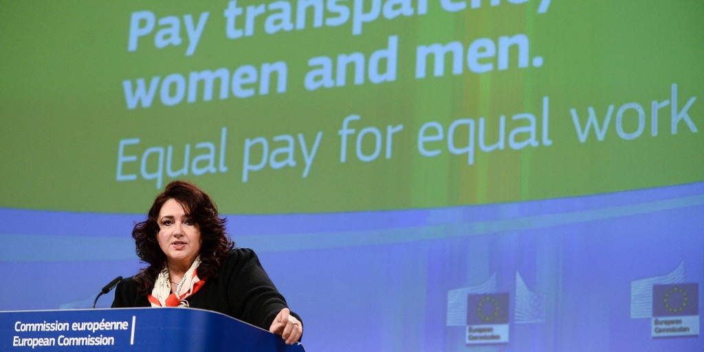 Under torsdagen kom EU ett steg närmare lag om lika lön mellan könen.