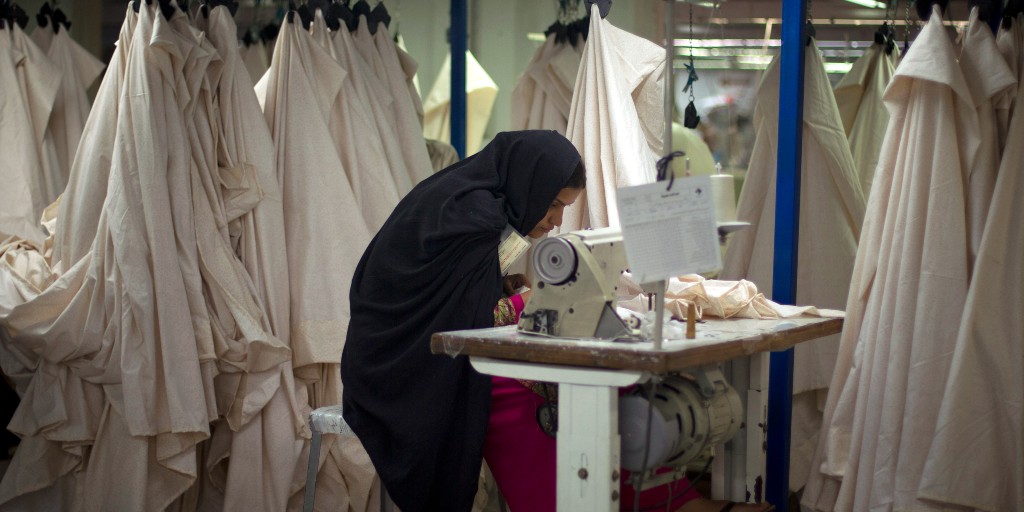 Pakistanavtalet är en juridiskt bindande överenskommelse mellan fackförbund och modeföretag som offentliggjordes under onsdagen.