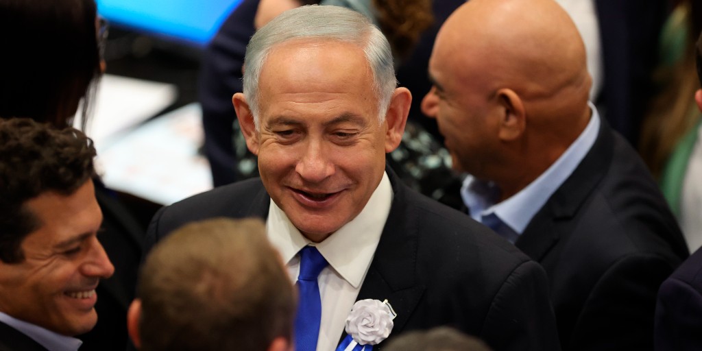 Benjamin Netanyahu, partiledare för Likud, meddelade sent på onsdagskvällen att han hade en regering, i regeringsunderlaget finns extremhögern.