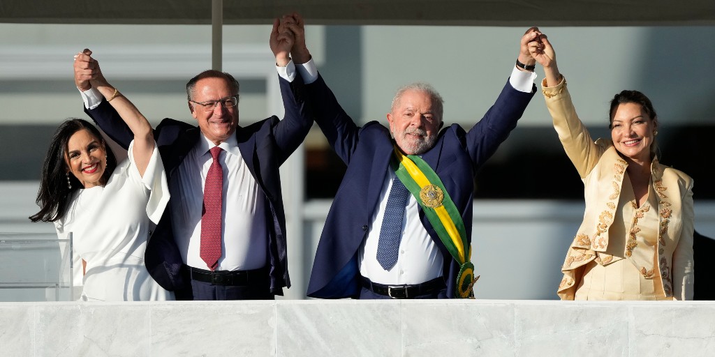 Luiz Inacio Lula da Silva svors på söndagen in som Brasiliens president.
