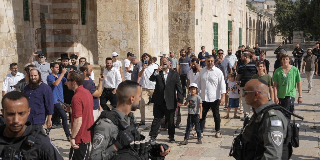 Högerextreme Itamar Ben-Gvir, sedan i förra veckan minister för nationell säkerhet, besökte på tisdagen Haram al-Sharif/Tempelberget i vad som ses som en provokation av palestinier, och som riskerar att utlösa våldsamheter.