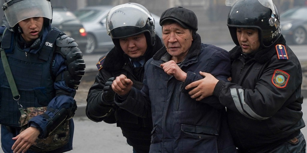 Human Rights Watch anklagar myndigheterna i bland annat Kazakstan och Uzbekistan för att ha använt oberättigat dödligt våld mot demonstranter under 2022.