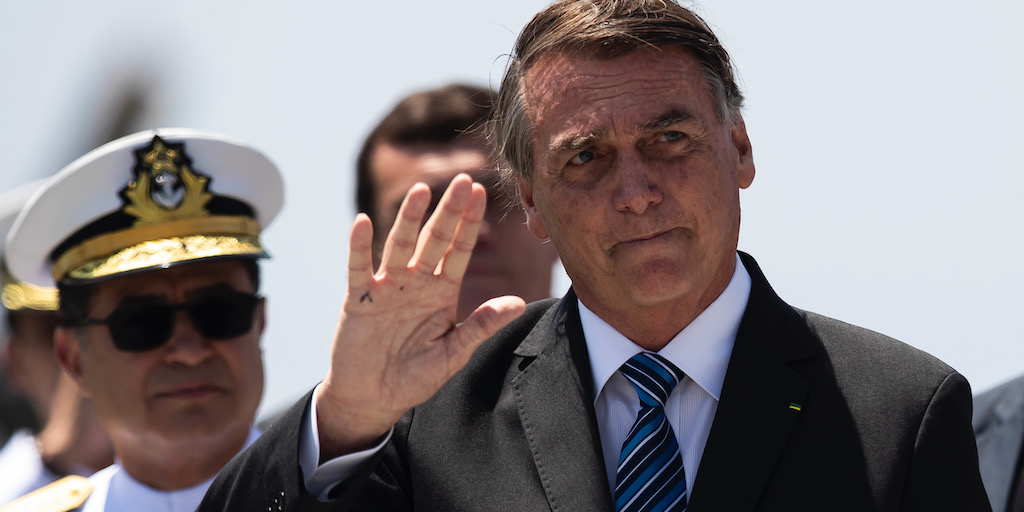 Brasiliens tidigare president Jair Bolsonaro har ansökt om sex månaders visum i USA.