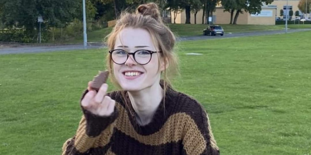 Transflickan Brianna Ghey hittades knivhuggen i Linear Park i Culcheth utanför Warrington i nordvästra England i lördags eftermiddag.