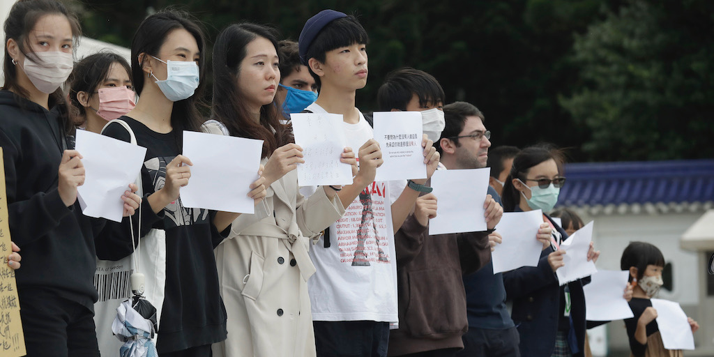 Folk demonstrerade med vita papper mot Kinas covidrestriktioner, för yttrandefrihet och för mänskliga rättigheter i november och december förra året.