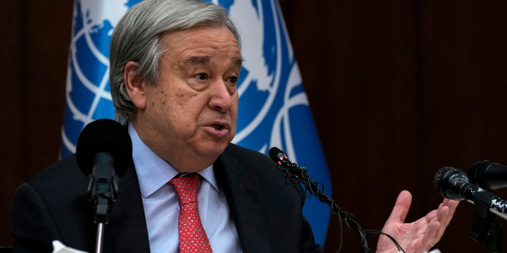 FN:s generalsekreterare António Guterres varnar för att kvinnors rättigheter hotas och inskränks.
