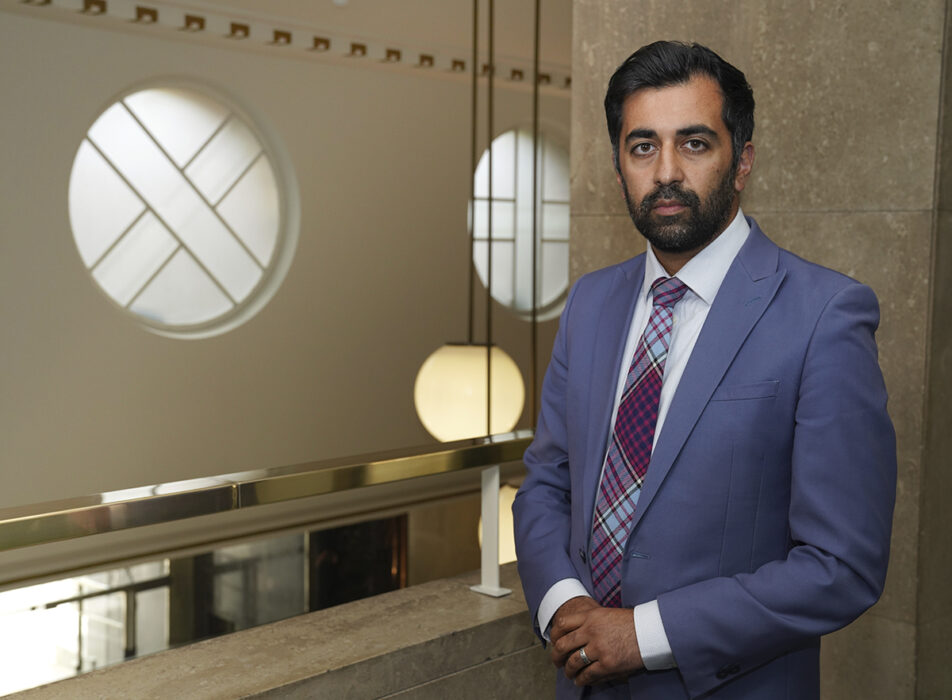 Humza Yousaf, Skottlands hälso- och socialvårdsminister som kommer från Glasgow beskrivs som den som står närmast Sturgeons politiska linje