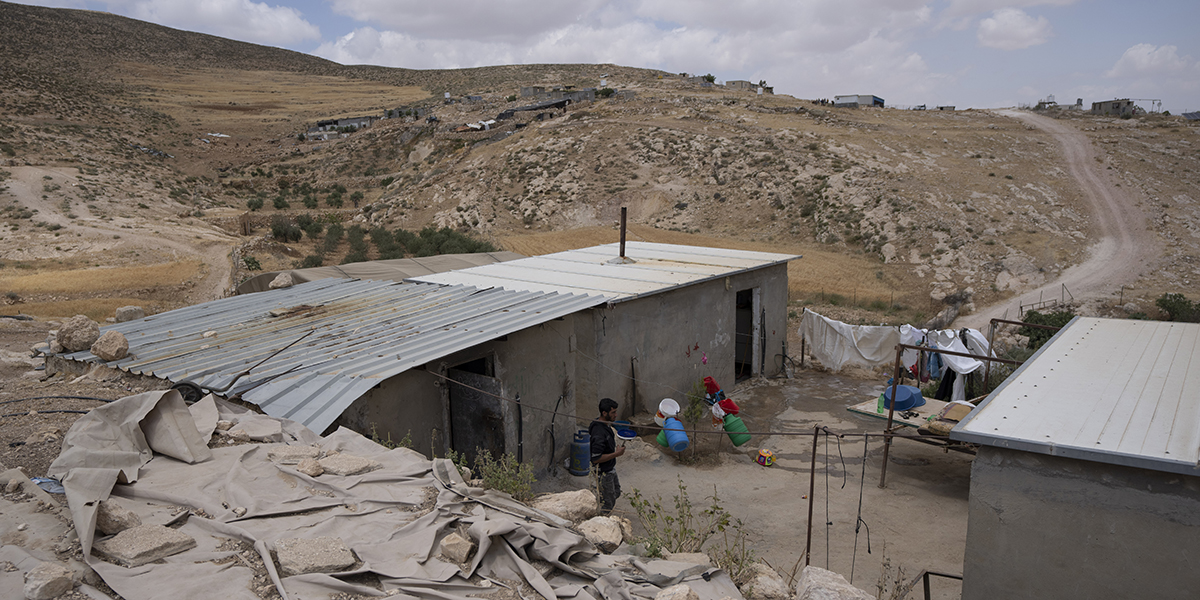 Den israeliska militären har rivit hem, vattentankar och olivträdgårdar i palestinska byar på södra Västbanken, maj 2022.