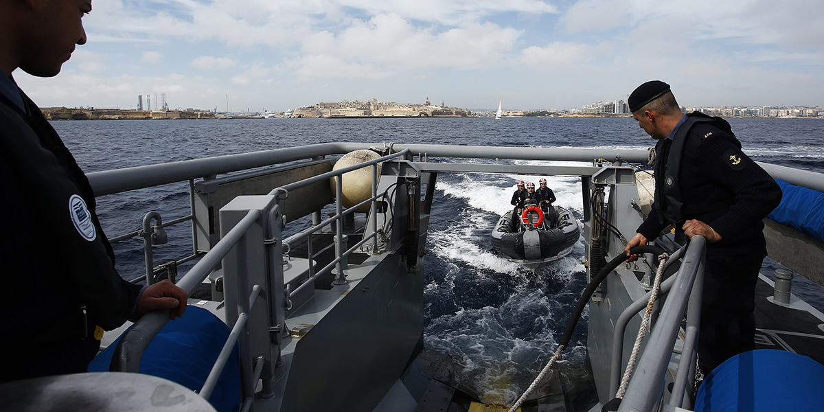 Ett av Europeiska gräns- och kustbevakningsbyrån Frontex skepp utanför Malta.