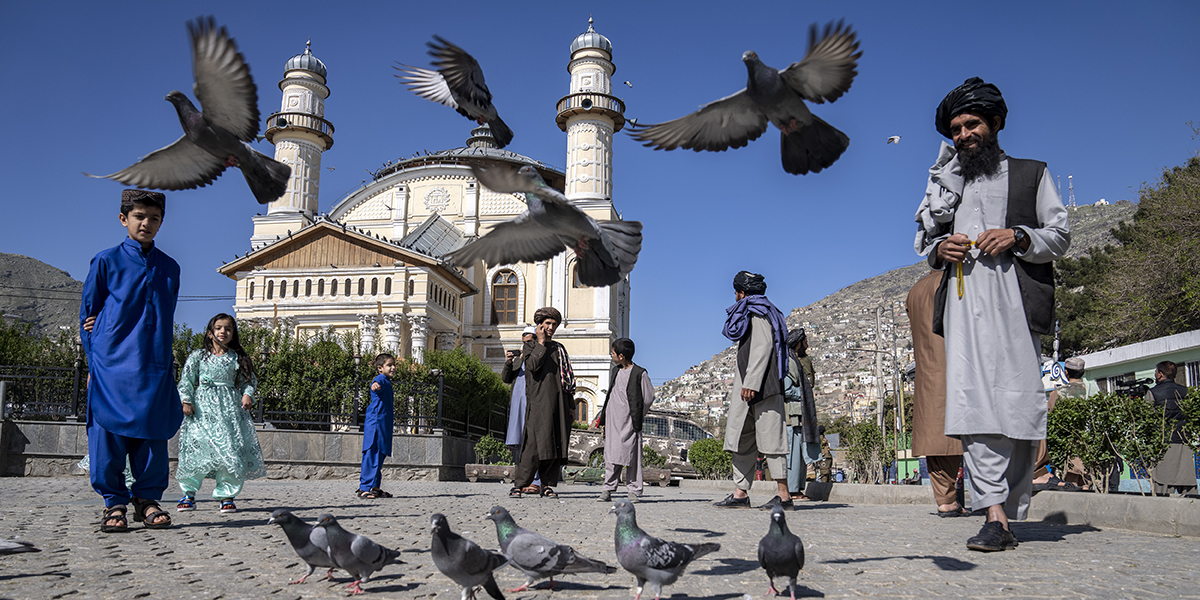 Afghanistans huvudstad Kabul, under firandet av högtiden id al-fitr som avslutar fastemånaden ramadan, i fredags förra veckan.