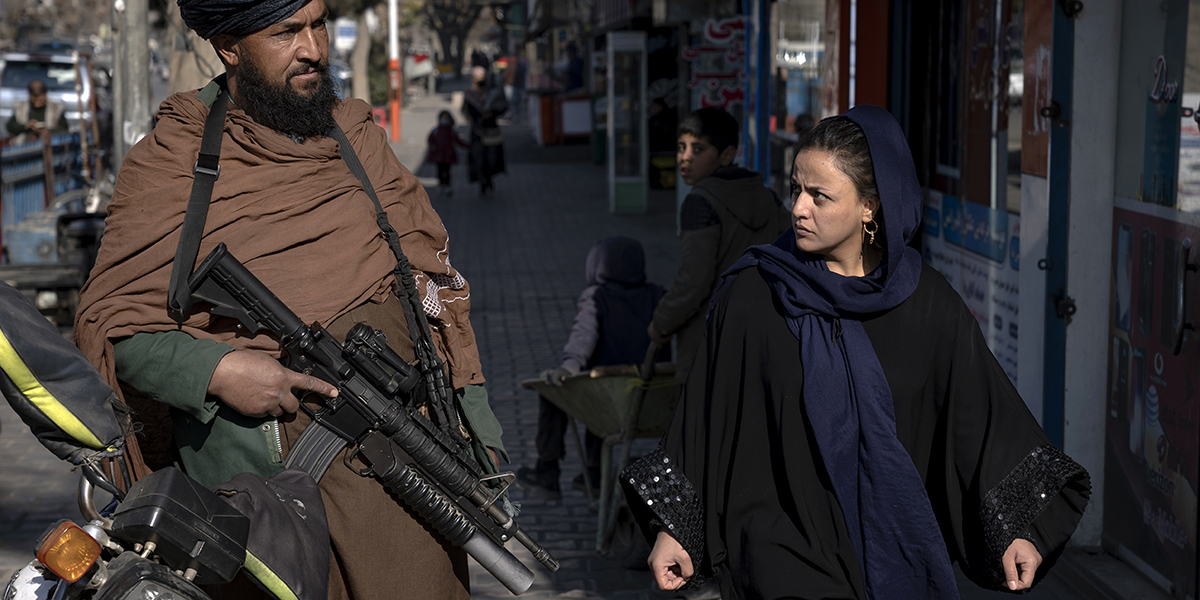 I slutet av förra året förbjöd talibanerna afghanska kvinnor från att jobba inom icke-statliga organisationer i landet – för två månader sedan utsträcktes det förbudet till att även gälla FN-organ.
