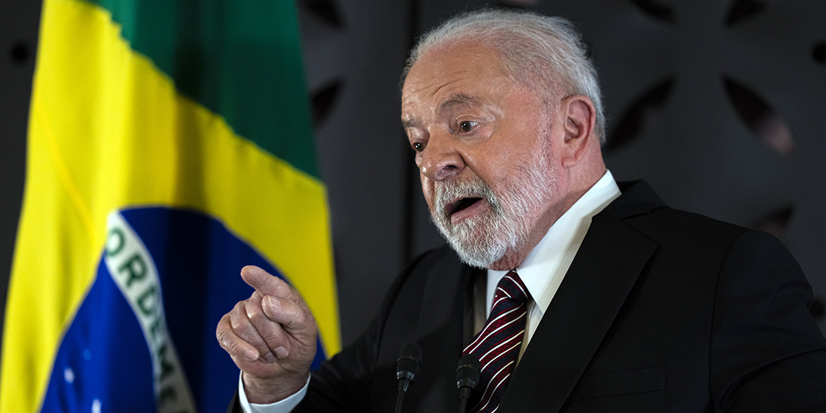Brasiliens president Luiz Inacio Lula da Silva talar under en presskonferens efter att ha deltagit i G7-toppmötet i Hiroshima, Japan, måndagen den 22 maj 2023.