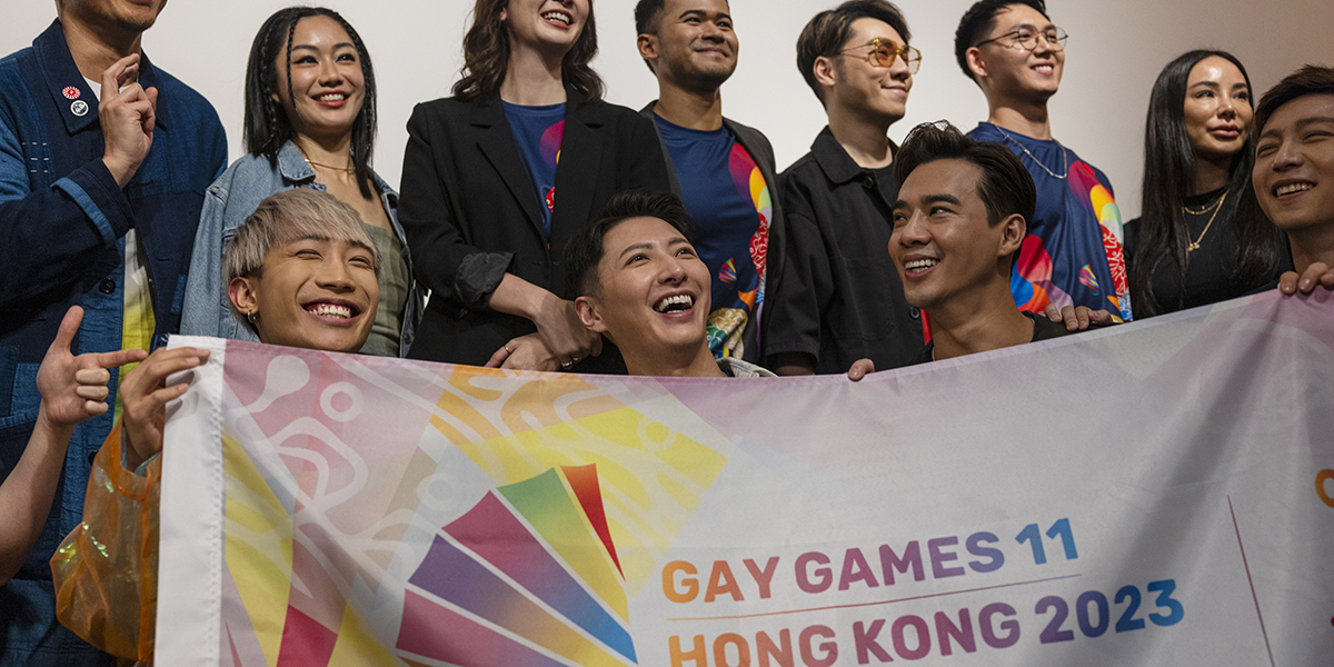 Ambassadörer för Gay Games 11 Hong Kong 2023-teamet poserar för media efter en presskonferens för Gay Games 11 Hong Kong 2023 (GGHK) i Hongkong, tisdagen den 28 mars 2023.