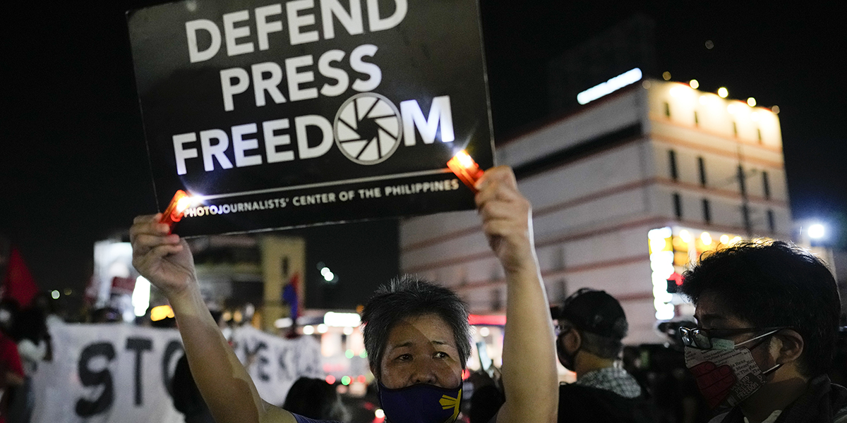 Protester mot ett tidigare mord på journalist i Quezon city, Filippinerna tisdagen den 4 oktober 2022.