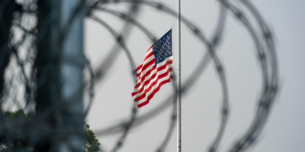 USA får hård kritik i en ny FN-rapport för hur man bedriver verksamheten i militärfängelset Guantánamo.