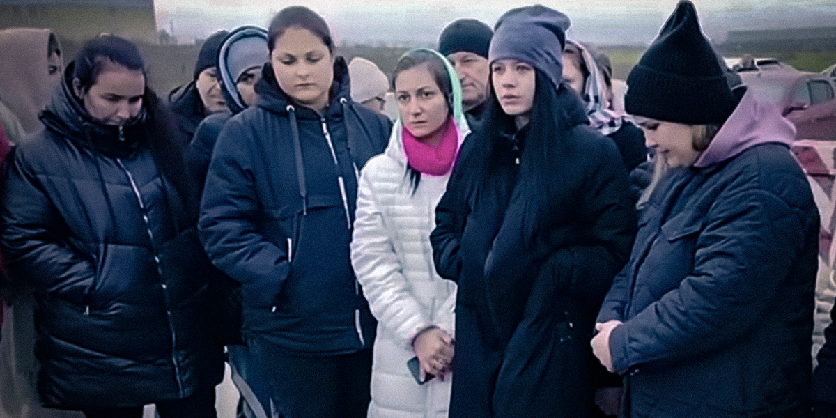 Hustrur och mödrar till ryska soldater protesterar mot den officiella behandlingen av sina partners och söner.