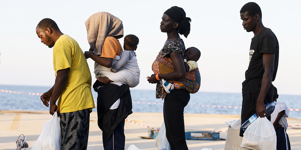 Migranter som anlänt till den syditalienska ön Lampedusa, fotograferade i fredags.