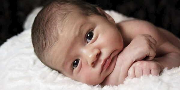 nyfödd baby