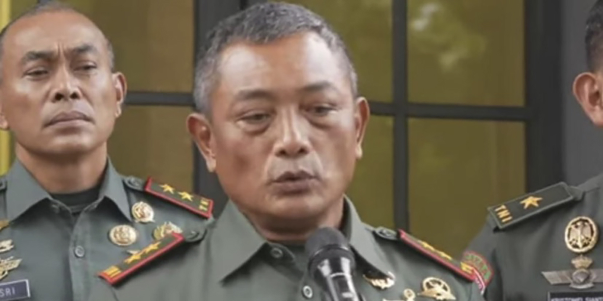Generalmajor Izak Pangemanan, befälhavare för den indonesiska militären i provinsen, uttalade sig och bad om ursäkt till alla papuaner.