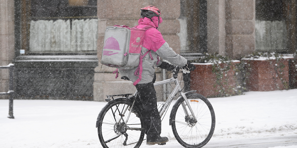 foodora cykelbud i snöfall