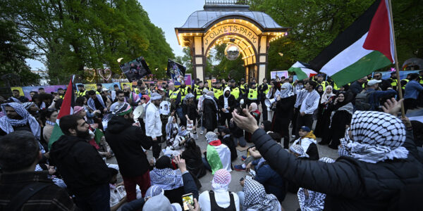 Propalestinska demonstranter demonstrerar.