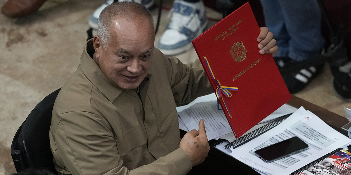 Diosdado Cabello pekar den nya &quot;anti-NGO-lagen&quot;