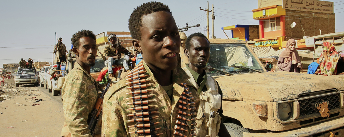 beväpnade militärer