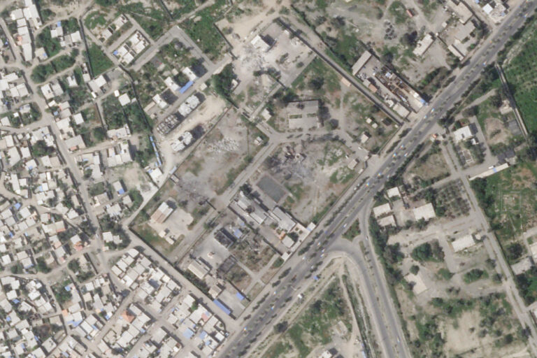 Satellitbild på attackerat område i Minab i södra Iran.