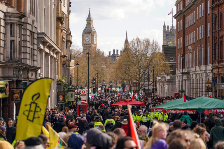 Demonstranter på Londons gator.