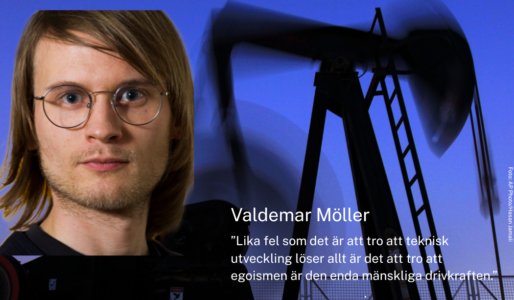 Valdemar Möller, i bakgrunden en oljepump mot en mörkblå himmel.