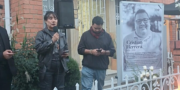Journalister hedrar mördade Cristian Herrera.